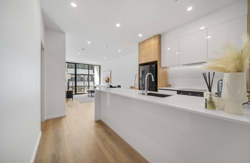 Manuka Apartment | Modern 1-Bed with Incredible Building Amenities