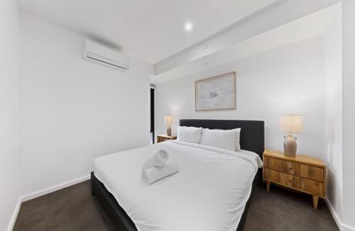 Cannington Apartment | Modern 2-Bed Apartment with Private Balcony
