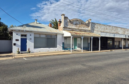 St. Arnaud Cottage | Modern 2 bedroom cottage in historic setting