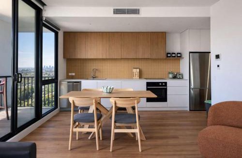 Brunswick Apartment | Modern 2BR 2Bath Apartment FREE PARKING Leafy Park Views
