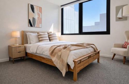 Brunswick Apartment | Modern 2BR 2Bath Apartment FREE PARKING Leafy Park Views