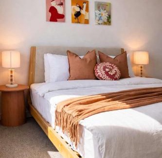 Brunswick Apartment | Modern 2BR 2Bath Apartment FREE PARKING Leafy Park Views