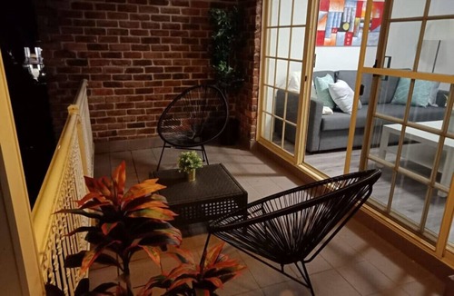 Manuka Apartment | Modern 2BR Apartment/Parking in Griffith
