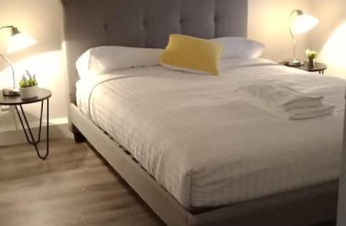 Manuka Apartment | Modern 2BR Apartment - Parking in Griffith