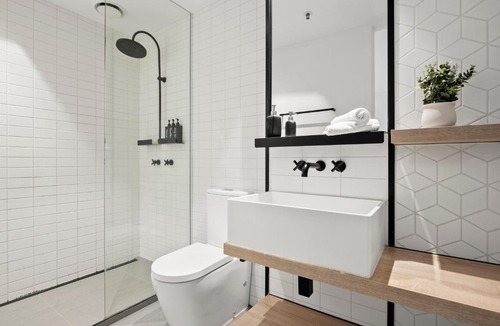 Docklands Apartment | Modern 2BR Apt at Marvel Stadium with Parking & Rooftop Pool