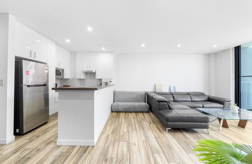 Glebe Apartment | Modern 2BR Apt w Parking | Walk to ICC & CBD