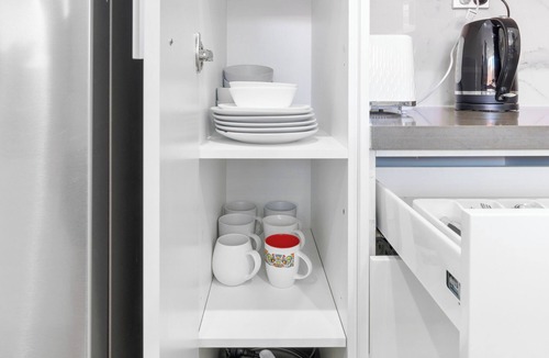Glebe Apartment | Modern 2BR Apt w Parking | Walk to ICC & CBD