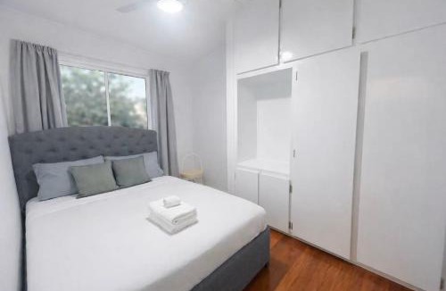 Highgate Hill Apartment | Modern 2BR in Highgate Hill near Brisbane CBD