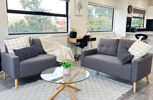 Preston Apartment | Modern 2BR Townhouse Preston Long Term Stays & Pet Friendly