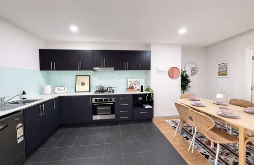 Brunswick Apartment | Modern 3 Bedroom Townhouse in Brunswick