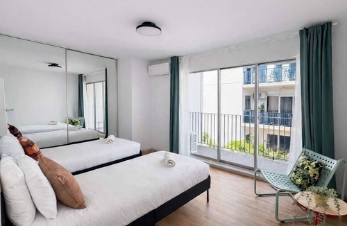 Brunswick Apartment | Modern 3 Bedroom Townhouse in Brunswick