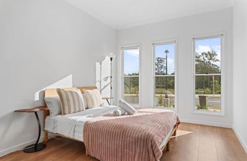 Park Ridge House | Modern 3BR Home in Peaceful Park Ridge Estate