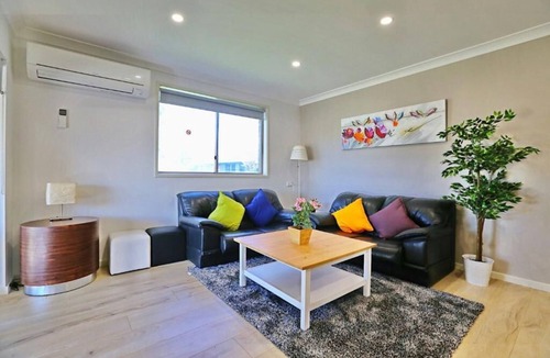 Singleton Heights House | Modern 4-Bedroom Large House Close to Singleton CBD Hunter Valley