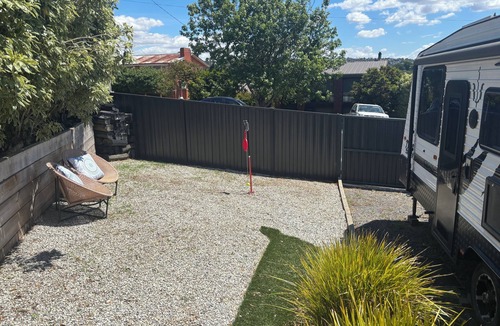 Norwood House | Modern 4 berth van with hot tub. 5 min to CBD.