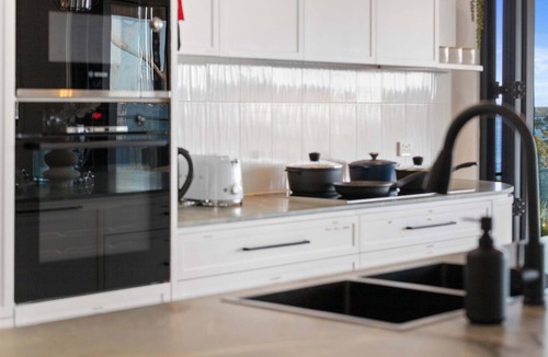 Mirrabooka House | Modern 4BR Mirraboo Home with Panoramic Lake Views