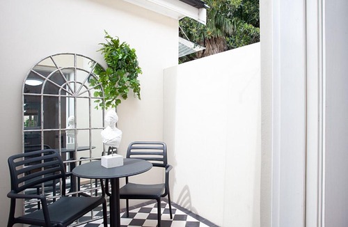 Lewisham Apartment | Modern and Cosy Inner West Apartment
