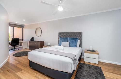 Griffith Apartment | Modern and Homely 2BR Burke Crescent Apartment - Hosted by Canstay