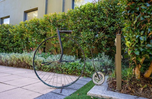Kingston Apartment | Modern Apt | 2 mins to Kingston Foreshore!