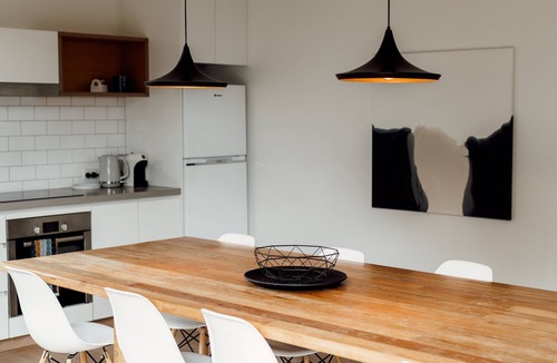 Silverleaves House | Modern Beach House - 150m to beach
