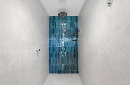 Blackmans Bay Apartment | Modern Beachside Studio