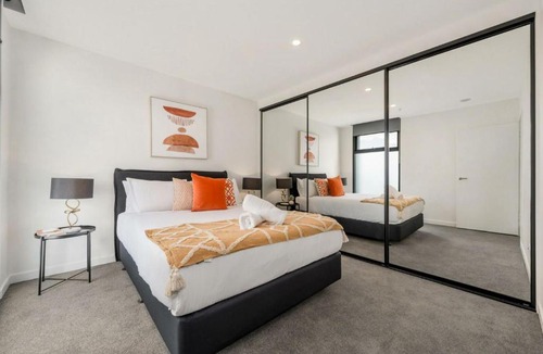 Brunswick Apartment | Modern Brunswick