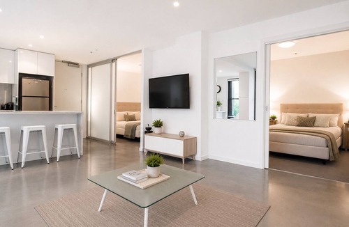 Docklands Apartment | Modern Docklands by Ready Set Stay with parking, linen, gym, and pool