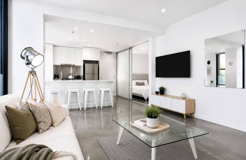 Docklands Apartment | Modern Docklands by Ready Set Stay with parking, linen, gym, and pool