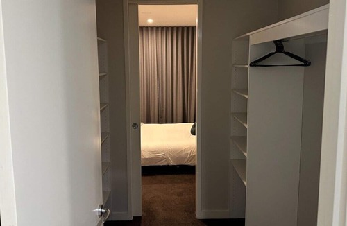 Griffith Apartment | Modern Griffith Apartment