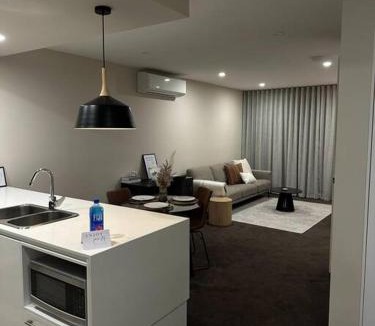 Griffith Apartment | Modern Griffith Apartment