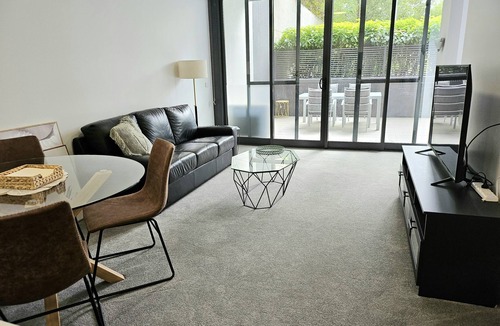 Lyons Apartment | Modern Ground Floor Apartment in Lyons