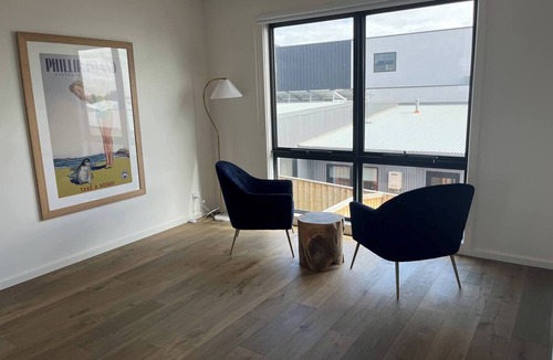 Wandana Heights Villa | Modern Highton Hideaway – Quiet Townhouse Comfort