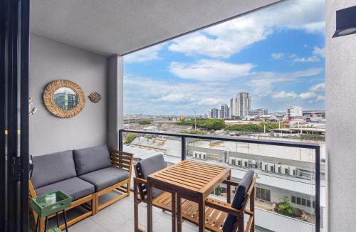 Bowen Hills Apartment | Modern Homely 2BR APT w Parking Bowen Hills