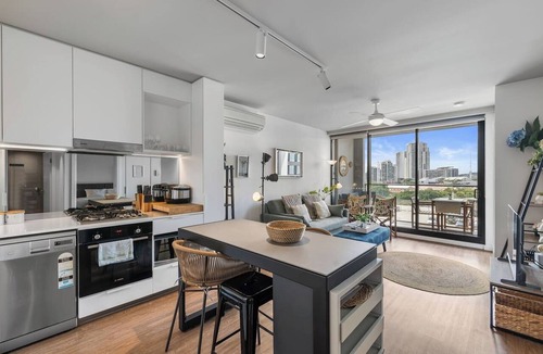 Bowen Hills Apartment | Modern & Homely 2BR APT w/Parking @Bowen Hills