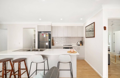 Brisbane Waterfront House | "Modern in Margate with Pool" - Margate Q 4019