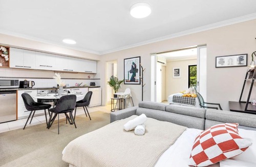 Perth Central Business District Apartment | Modern Kings Park Hideaway Walk to Perth CBD