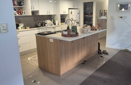 Mitchelton Apartment | Modern luxury convenient apartment