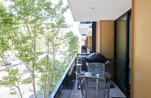 North Melbourne Apartment | 'Modern Minimalism' Slate Chic in the City