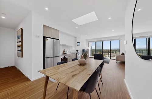 Cannington Apartment | Modern Newly Furnished Apartment with Full Kitchen