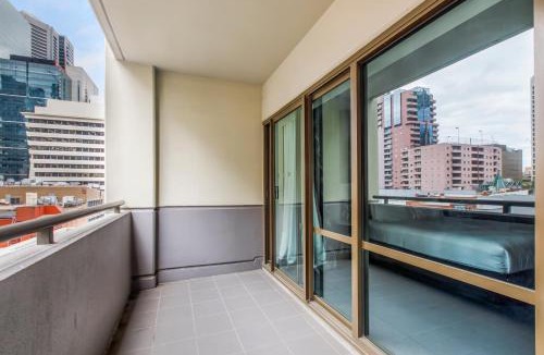 Chinatown Apartment | Modern Nomads Beautiful King Studio with Indoor Pool & Balcony