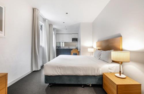 South Yarra Apartment | Modern Nomads Charming Studio in Prime Location near Station