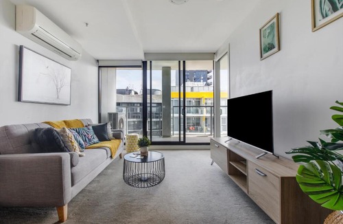 South Yarra Apartment | Modern Nomads South Yarra Tranquil 2BR with Balcony Near Station