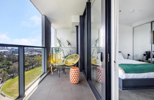 South Yarra Apartment | Modern Nomads South Yarra Tranquil 2BR with Balcony Near Station