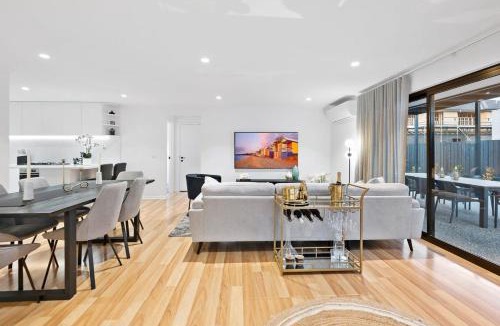 Safety Beach House | Modern&Relaxing Home in a Prime Beachside Location*