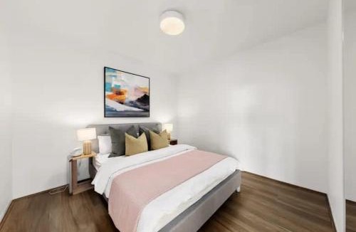 Abbotsford Apartment | Modern Riverside Retreat near Yarra River & CBD