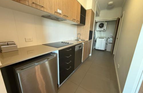 Mackay Apartment | Modern Riverside Suites in Mackay CBD with Pool and Parking