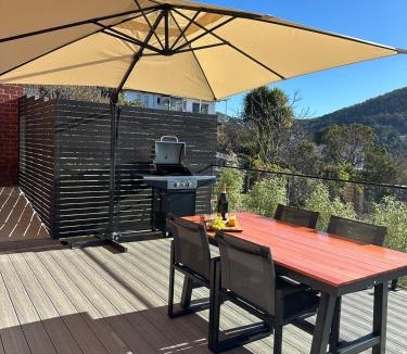 South Hobart Apartment | Modern Soho Pad with Sunny Deck