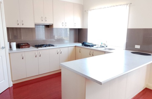 Seacombe Gardens House | Modern spacious home close to shopping department and popular beaches