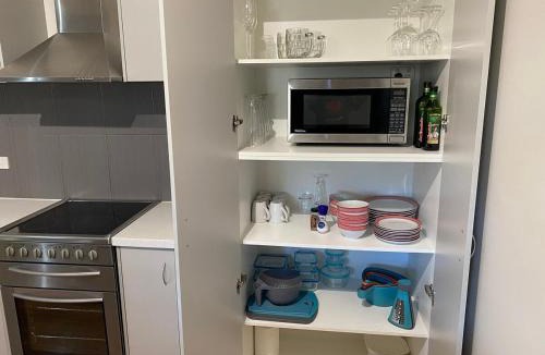 Furnissdale Apartment | Modern spacious apartment, Airconditioned, WIFI & coffee machine