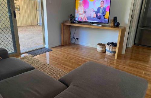 Furnissdale Apartment | Modern spacious apartment, Airconditioned, WIFI & coffee machine