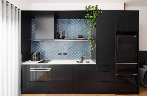 Launceston CBD Apartment | Modern, spacious CBD Apartment across from City Park
